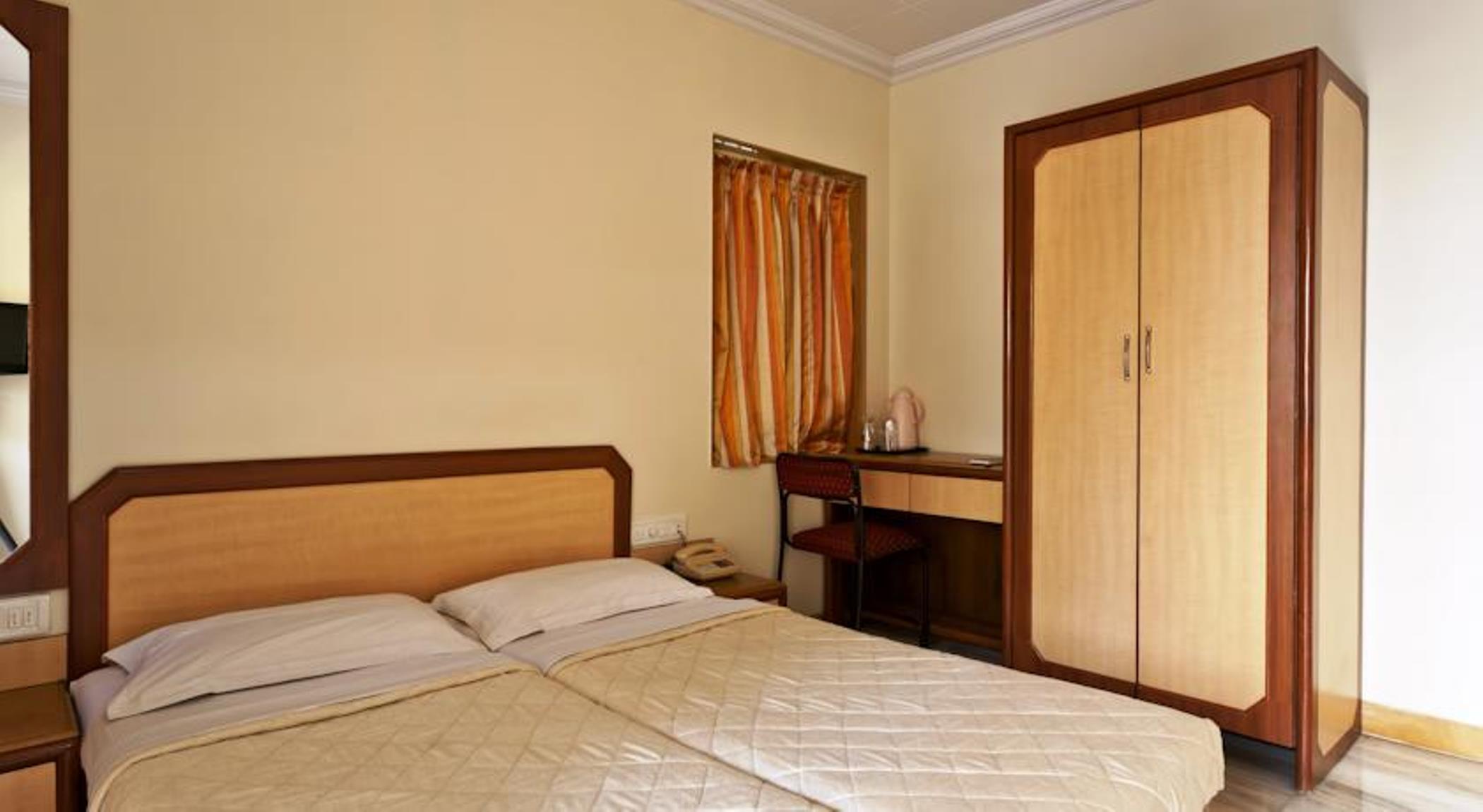 Accord Hotel Мумбаї Екстер'єр фото