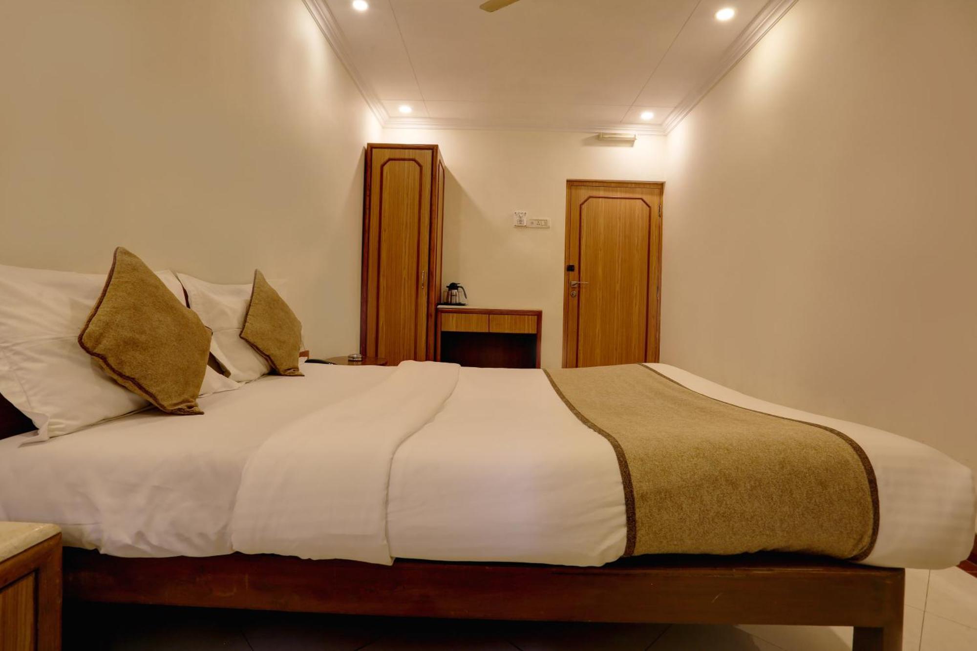Accord Hotel Мумбаї Екстер'єр фото