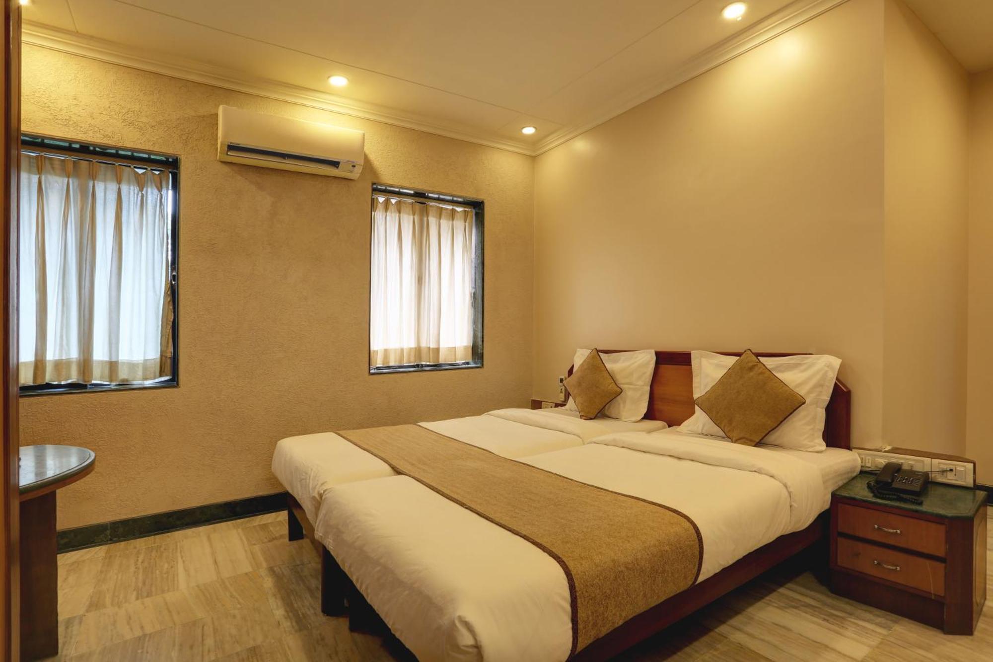Accord Hotel Мумбаї Екстер'єр фото