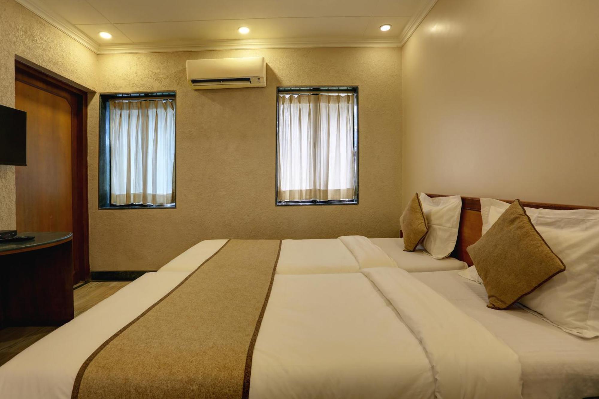 Accord Hotel Мумбаї Екстер'єр фото