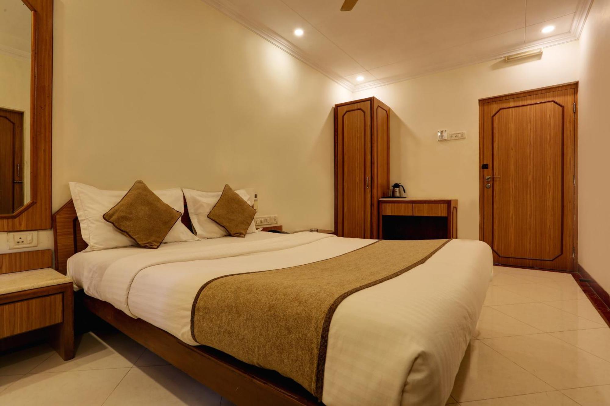 Accord Hotel Мумбаї Екстер'єр фото