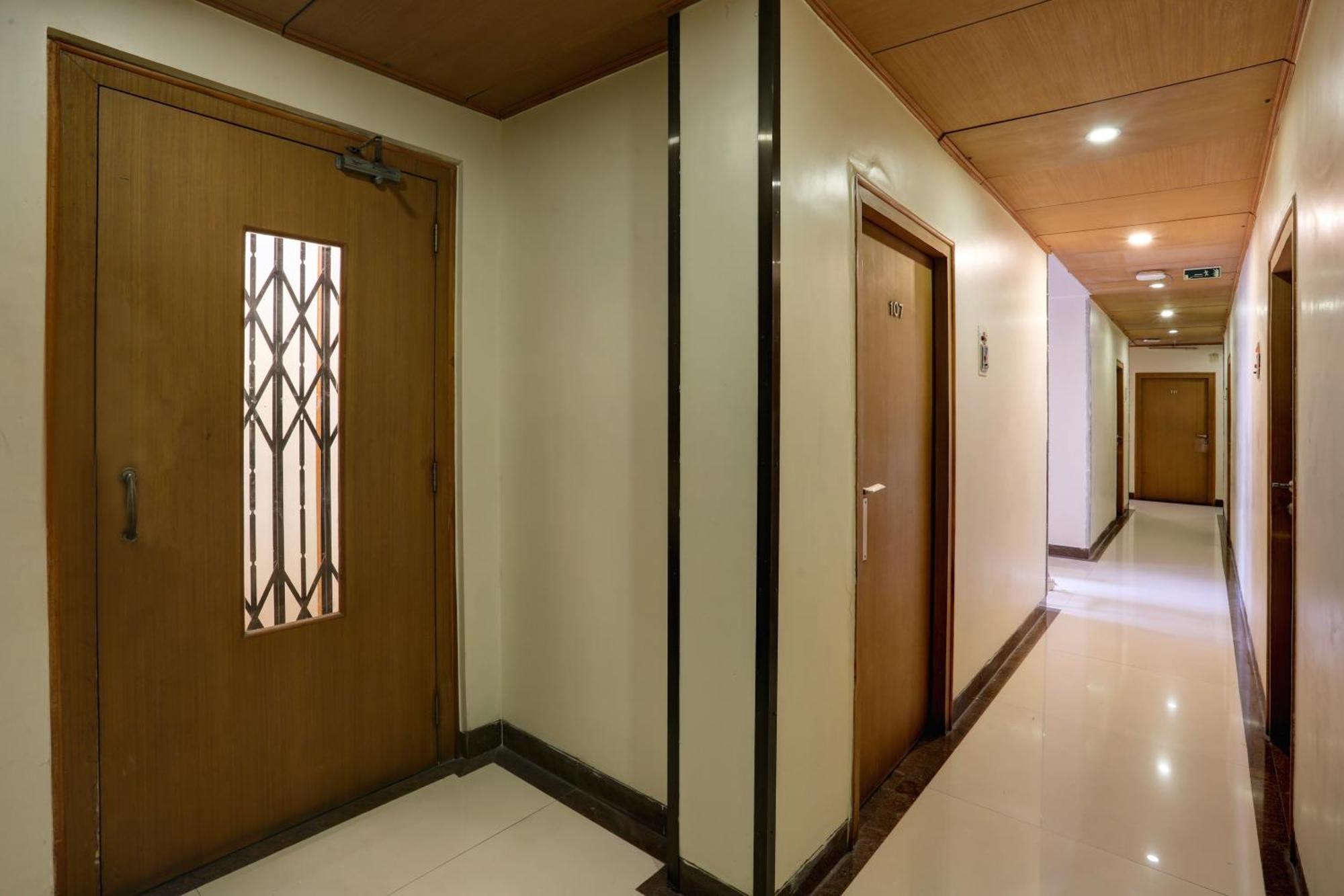 Accord Hotel Мумбаї Екстер'єр фото
